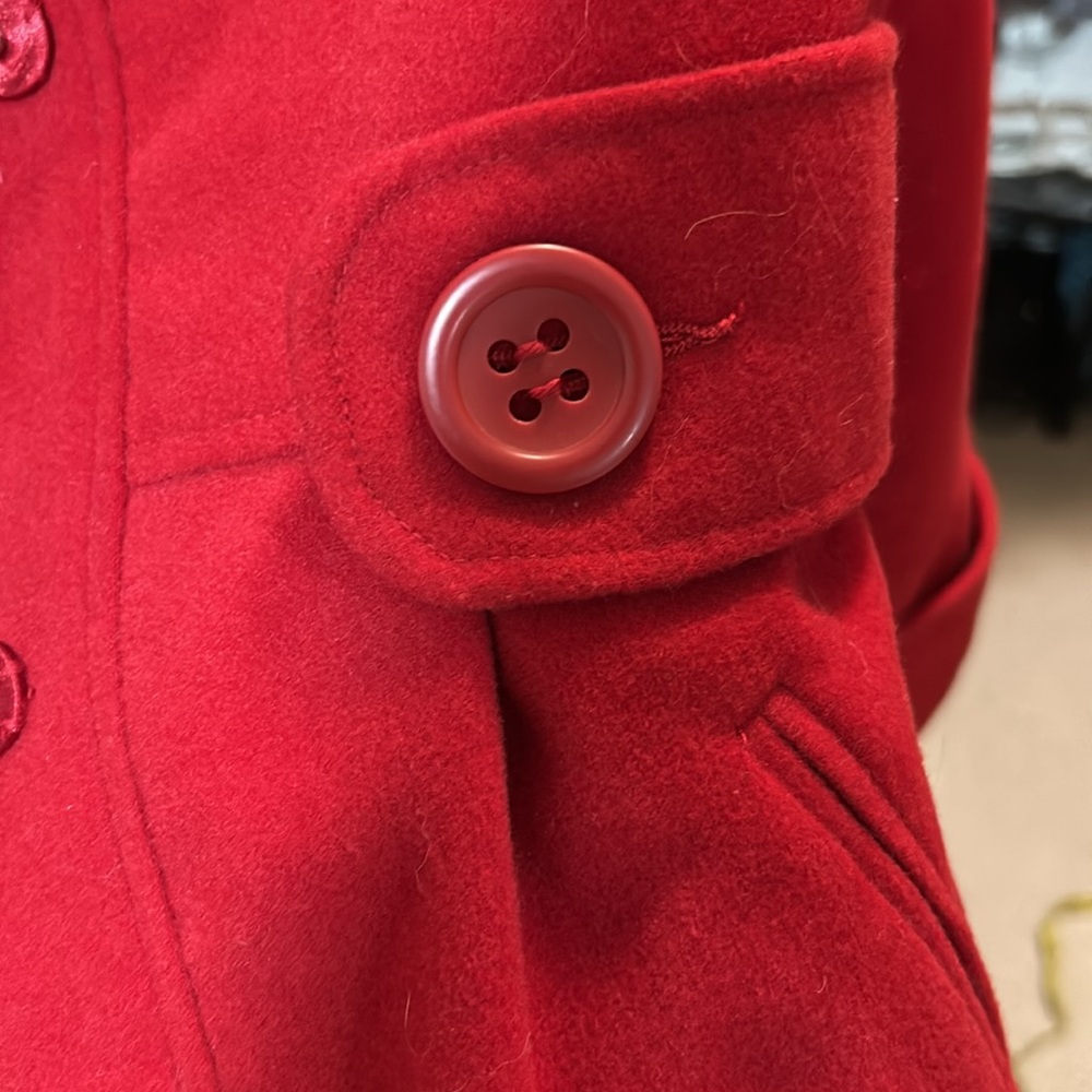 Red jacket - Picture 5 of 8